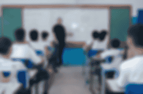 É uma imagem do post com o título SME Rio abre 403 vagas temporárias de professor; até 6.3 mil!