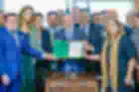 É uma imagem do post com o título Concursos Segurança DF: Lula assina projeto de reajuste salarial