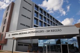 É uma imagem do post com o título Concurso TRT MS: FGV divulga data de reaplicação das provas