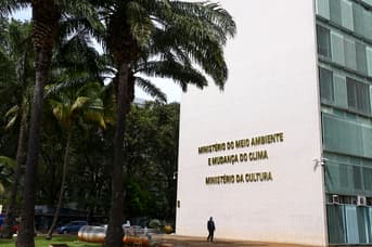 É uma imagem do post com o título Concurso MMA: projeto básico revela etapas, taxa, prazos e mais