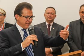 É uma imagem do post com o título Ministro confirma concurso AFT com 900 vagas no edital unificado