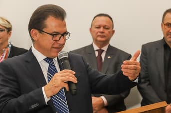 É uma imagem do post com o título Ministro confirma concurso AFT com 900 vagas no edital unificado