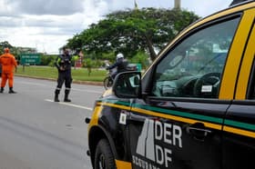 É uma imagem do post com o título Concurso DER DF: comissão ganha novo prazo para concluir estudos