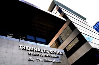 É uma imagem do post com o título Concurso TCE PE: novo edital tem comissão organizadora formada