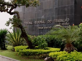 É uma imagem do post com o título Concurso TRT BA: publicada a lei que cria 49 cargos de analista