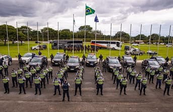 É uma imagem do post com o título Concurso PM DF para soldados é suspenso temporariamente; entenda!