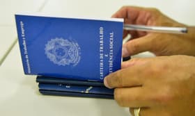 É uma imagem do post com o título Como comprovar experiência para vagas de concursos?