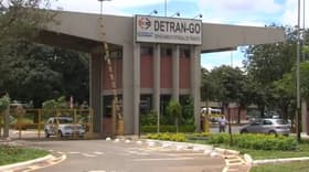 É uma imagem do post com o título Projeto avança e novo concurso Detran GO pode ofertar mil vagas