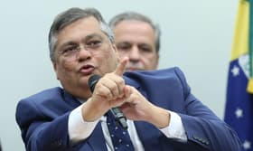 É uma imagem do post com o título PF e PRF querem concursos anualmente, diz ministro Flávio Dino