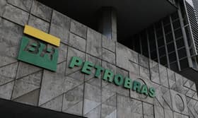 É uma imagem do post com o título Concurso Petrobras 2025: edital de nível superior ganha força