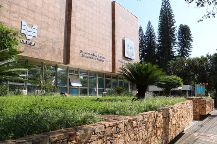 Fachada de uma das unidades da Cetesb, em São Paulo