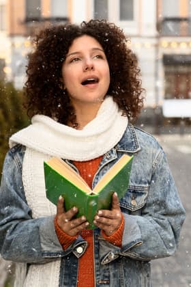 É uma imagem do post com o título Como estudar Português para concursos públicos?
