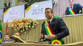 É uma imagem do post com o título Prefeito anuncia novo concurso Macapá AP e cria grupo de estudos