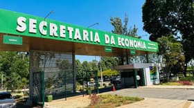 É uma imagem do post com o título Concurso Sefaz GO: sai edital com 200 vagas de auditor; R$28 mil!