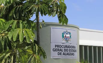 É uma imagem do post com o título Concursos AL: PGE autoriza contratação de banca para dois editais