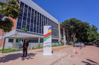 É uma imagem do post com o título Secretário confirma concurso Sefaz PI no início de 2025