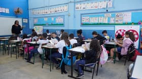 É uma imagem do post com o título SME Rio divulga edital com 106 vagas para agentes de apoio