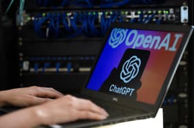 É uma imagem do post com o título Veja formas de usar IA no estudo para concursos públicos