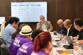 É uma imagem do post com o título Governo propõe novo reajuste e progressão de carreira aos TAE's