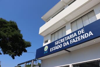 É uma imagem do post com o título Concurso Sefaz AC para níveis médio e superior forma comissão