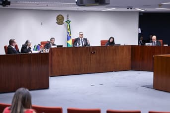 É uma imagem do post com o título Concursos Tribunais: STF veta aposentadoria como punição de juiz