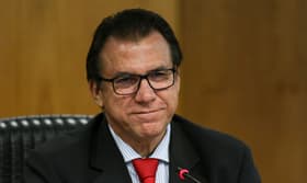 É uma imagem do post com o título Concurso AFT: Marinho explica uso de cotas por nota mínima