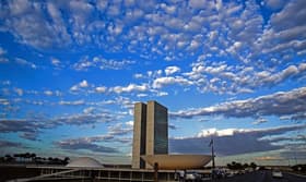 É uma imagem do post com o título Concurso Câmara dos Deputados tem quase 2 mil isenções concedidas