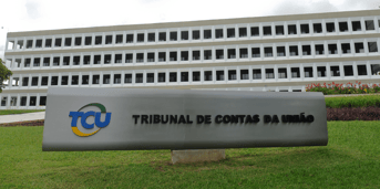 É uma imagem do post com o título Concurso TCU convoca terceira turma para programa de formação