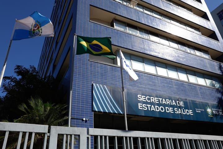 Fachada da Secretaria de Estado de Saúde do Rio de Janeiro