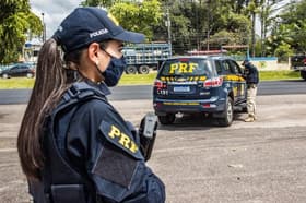 É uma imagem do post com o título Concurso PRF: o que estudar em seis meses