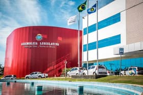 É uma imagem do post com o título Concurso AL MT: presidente confirma estudos para novo edital