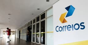 É uma imagem do post com o título Concurso Correios traz 646 vagas no Centro-Oeste: veja relação!