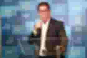 É uma imagem do post com o título Concurso Ales: presidente confirma oferta e ganhos de até R$8 mil