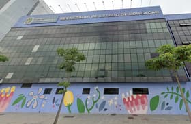 É uma imagem do post com o título Em entrave por concurso, Seeduc RJ contratará 1.300 terceirizados