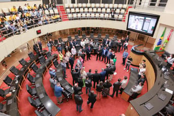 É uma imagem do post com o título Concurso Assembleia Legislativa região Sul: veja qual escolher!