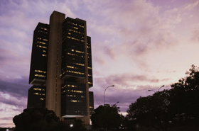 É uma imagem do post com o título Concurso Banco Central: novo edital é solicitado com 545 vagas