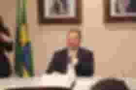 É uma imagem do post com o título Concurso Seduc MA: governador anuncia edital com 2.300 vagas