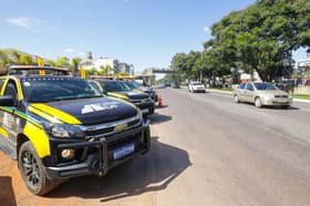 É uma imagem do post com o título Concurso DER DF: presidente confirma seleção no início de 2024