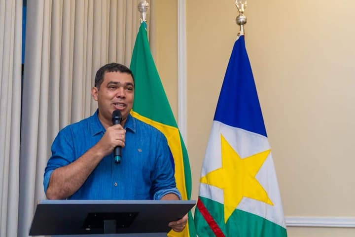 Governador de Roraima, soldado Sampaio, durante um discurso