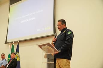 É uma imagem do post com o título Concurso PRF: diretor confirma negociação para chamar excedentes