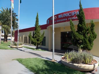 É uma imagem do post com o título Prefeitura e Samae de Andirá - PR retifica Concurso Público.