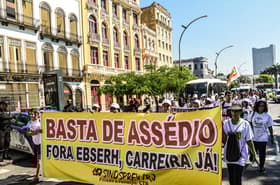 É uma imagem do post com o título Em greve, servidores do RJ cobram concurso Ministério da Saúde