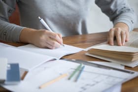 É uma imagem do post com o título IFRS abre vaga para professor substituto em Educação Física