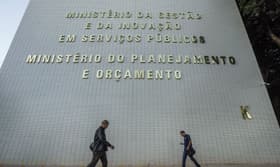 É uma imagem do post com o título Entenda sobre os pedidos de concursos federais do Poder Executivo