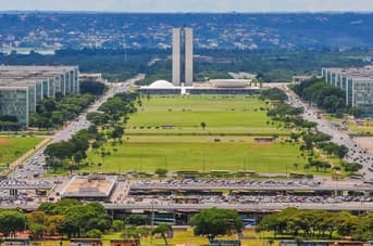 É uma imagem do post com o título Concursos Federais: com previsão de vagas, PLOA 2027 será enviado