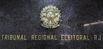É uma imagem do post com o título Concurso TRE RJ: sai edital com 17 vagas de técnico e analista