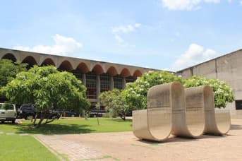 É uma imagem do post com o título Concurso Alepi tem banca em definição para 201 cargos