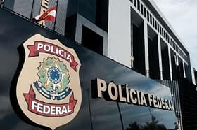 É uma imagem do post com o título Concurso PF administrativo 2023: pedido é enviado para 734 vagas