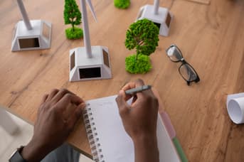 É uma imagem do post com o título Concurso TRF2: veja o que estudar em Noções de Sustentabilidade