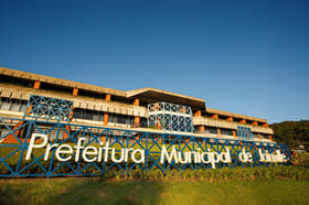 É uma imagem do post com o título Joinville SC anuncia novo concurso com 223 vagas em várias áreas